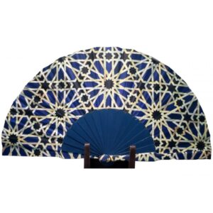 Abanico de mosaico azul de madera y seda