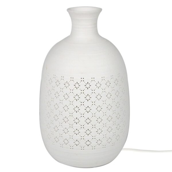 Lampara de porcelana sobre fondo blanco