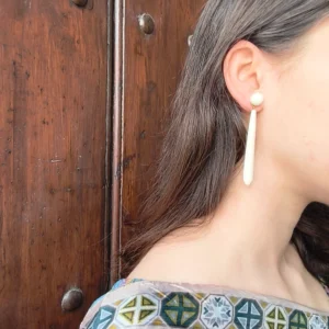 Pendientes de hueso natural en forma de lagrima